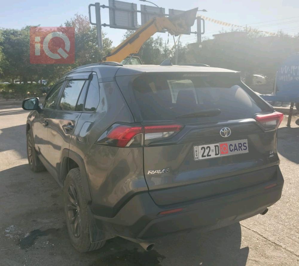 تۆیۆتا ڕاڤ 4